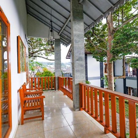 Guest House Gethsemane Salatiga Exterior foto
